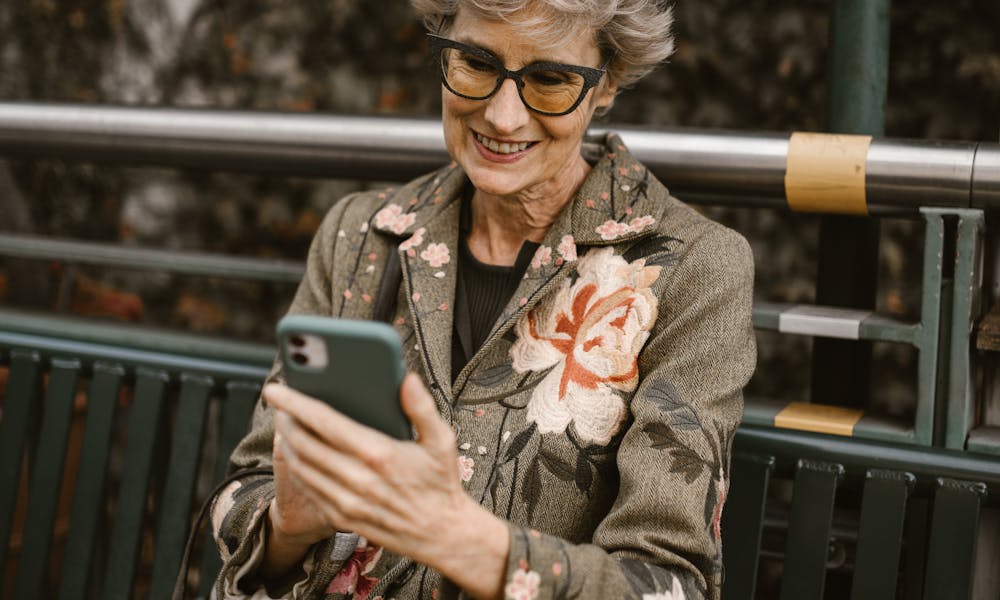 Free stock photo of autumn fashion, autumn leaves, best friends .pexels