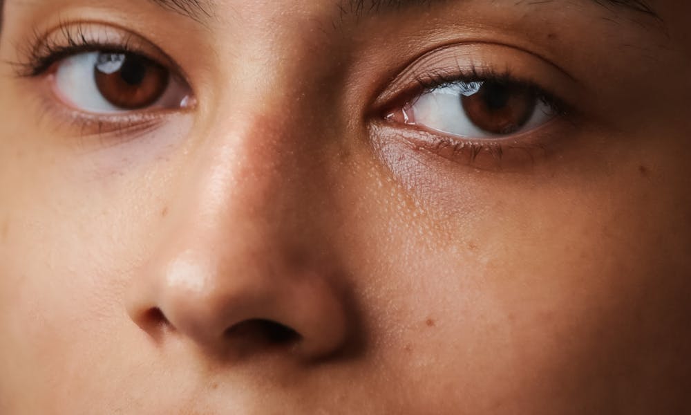 Closeup Portrait of a Brunette Woman .pexels